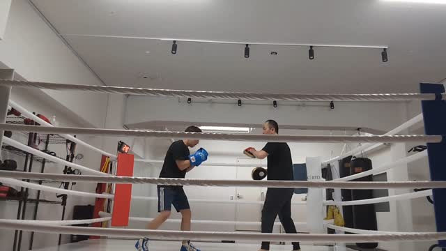 菊川未紀、ミット打ち✨️