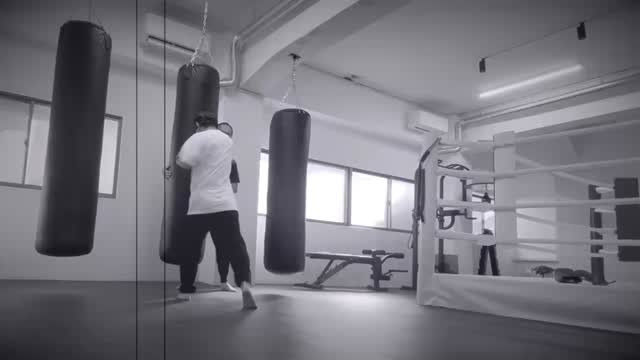 サンドバック殴ってダイエット