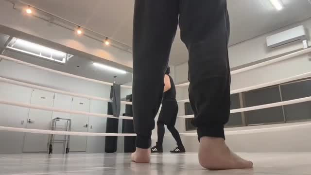 死角から
